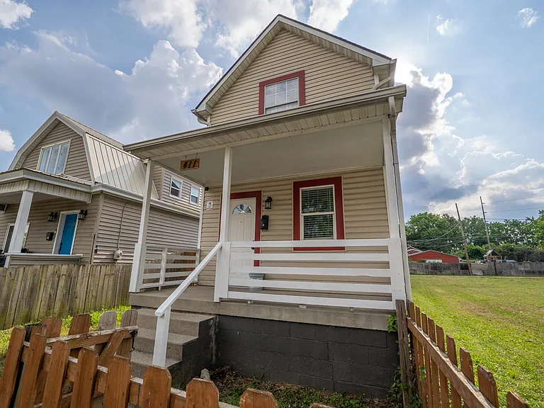 411 S Yale Ave — Photo 9