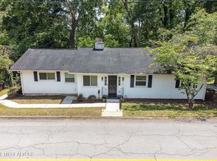 183 Outer Dr, Oak Ridge, TN 37830