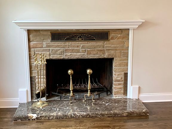 3rd image of 2955 W Catalpa Ave #Hse