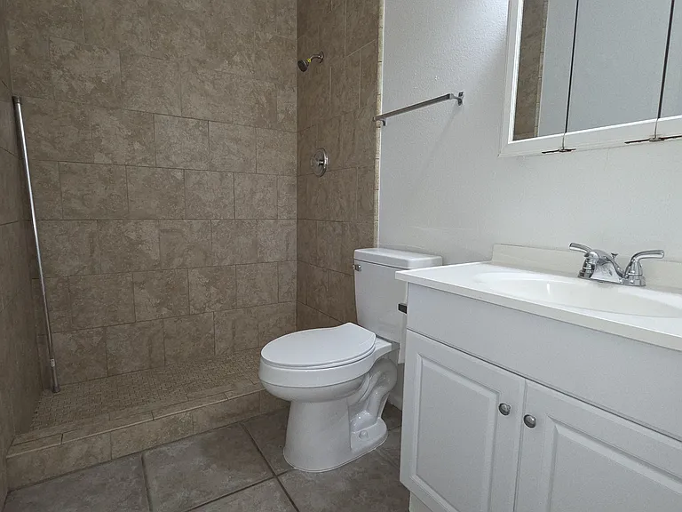 1418 E Broadmor Dr — Photo 7