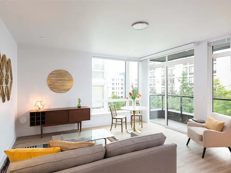 Adell Apartments — Photo 5