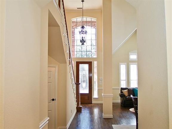 2nd image of 6933 Aspen Creek Ln