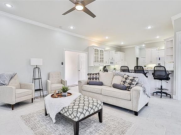 5th image of 1345 NE Tara Cir