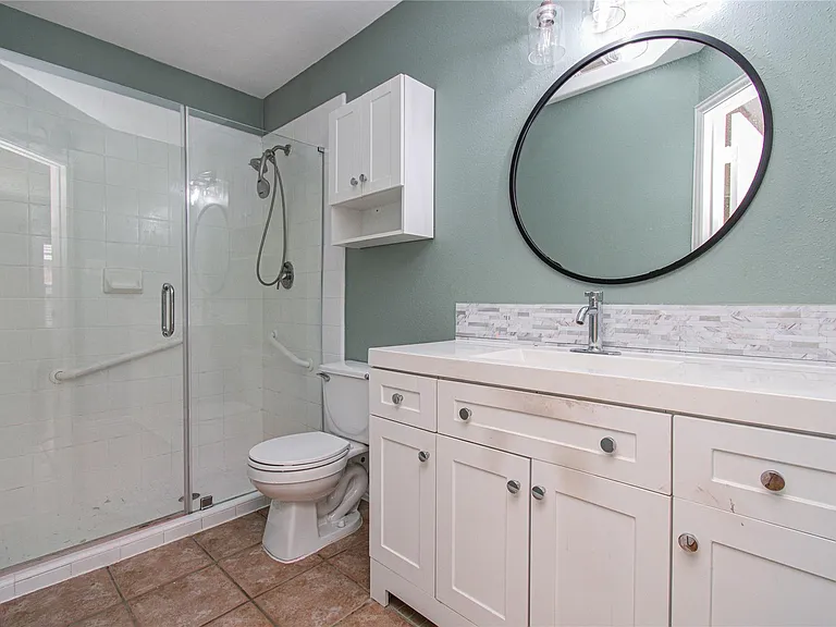 18223 Heathridge Ln — Photo 16