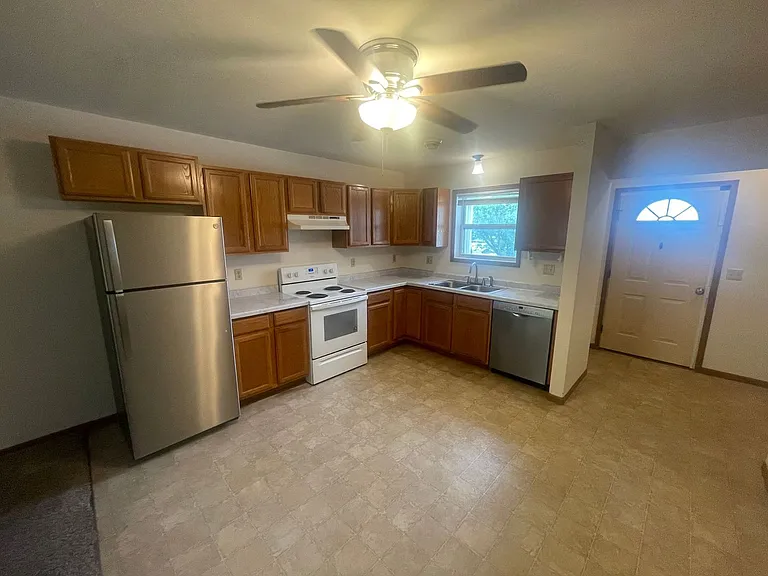 538-544 Partridge Ct. - 4 Unit — Photo 2