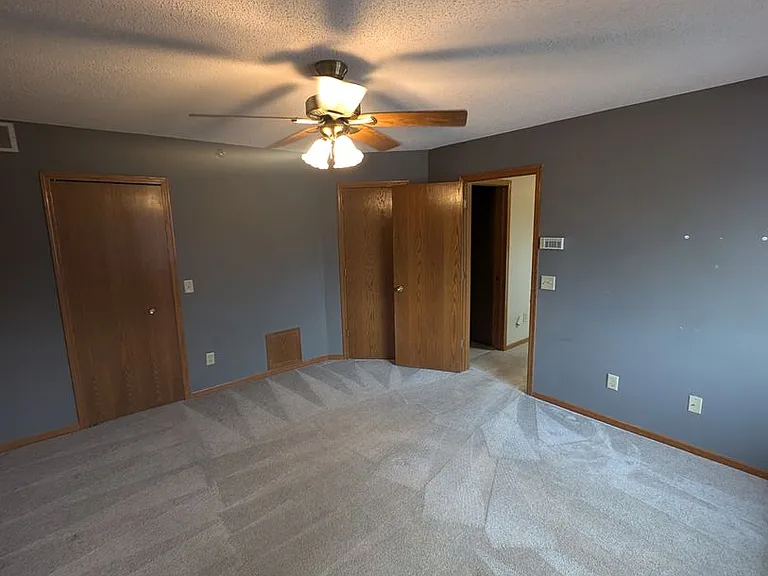 2583 Bedford Ct — Photo 13