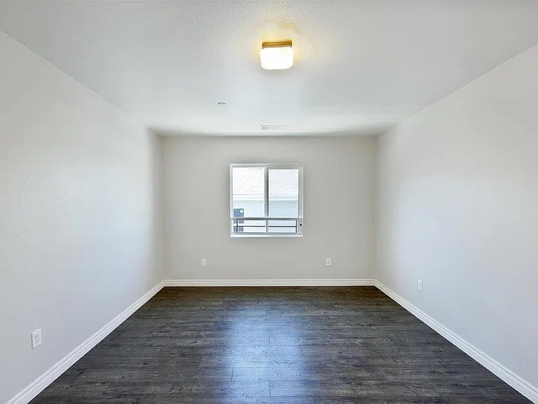 2769 Marengo St #3 — Photo 15