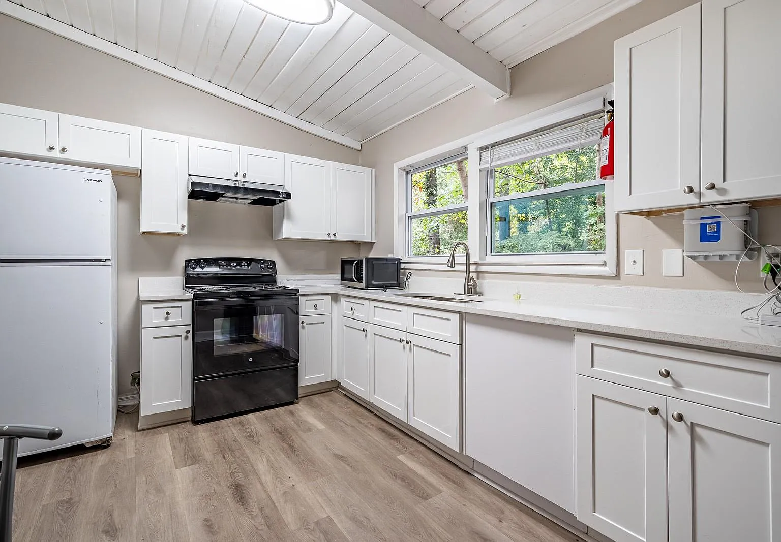 4 bed, 3.0 bath, 1968 sqft, $706 — Photo 4