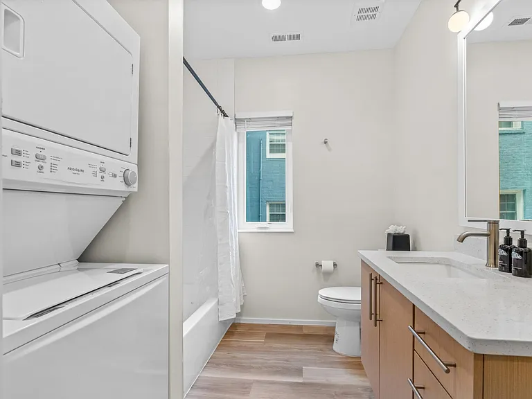 547 Winton Ter NE #1A — Photo 16