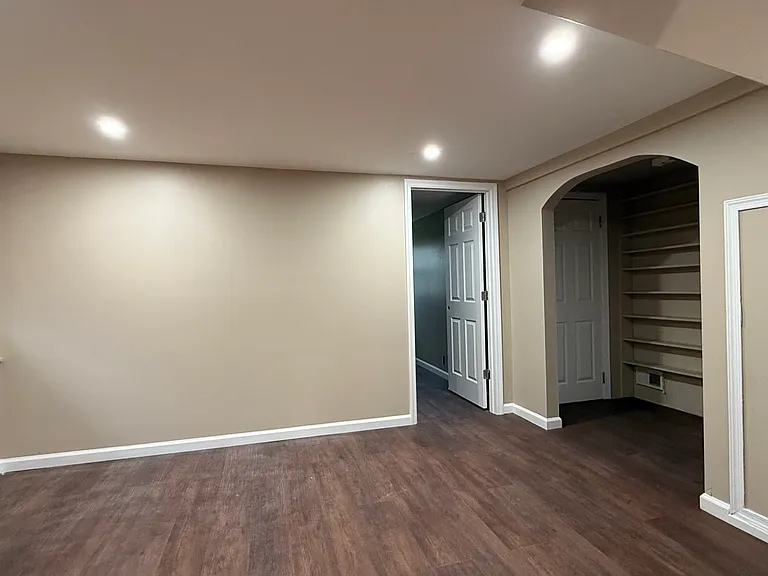 8 William St — Photo 11