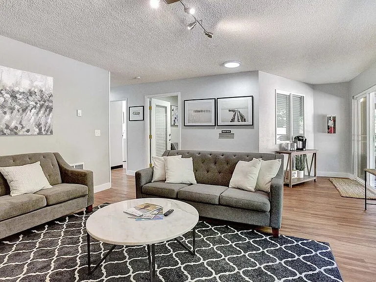 Office River Cliff Apartments Milwaukie Oregon