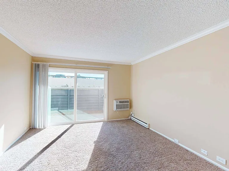 Eight 80 Newport Beach — Photo 139