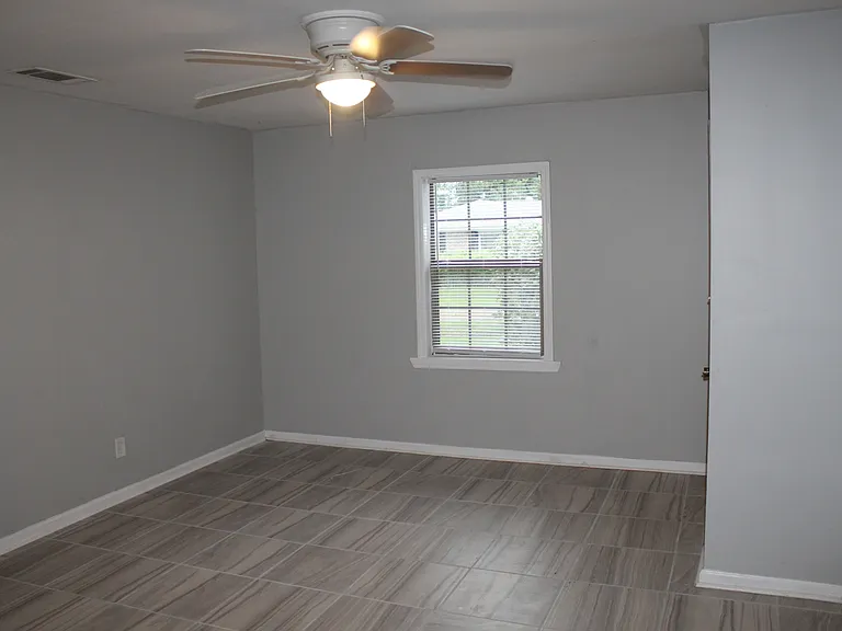 203 Bell St — Photo 3