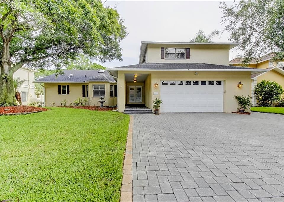1st image of 825 Marco Dr NE
