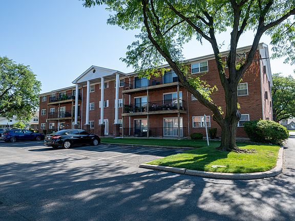 2nd image of 6115 W 94th St APT A5