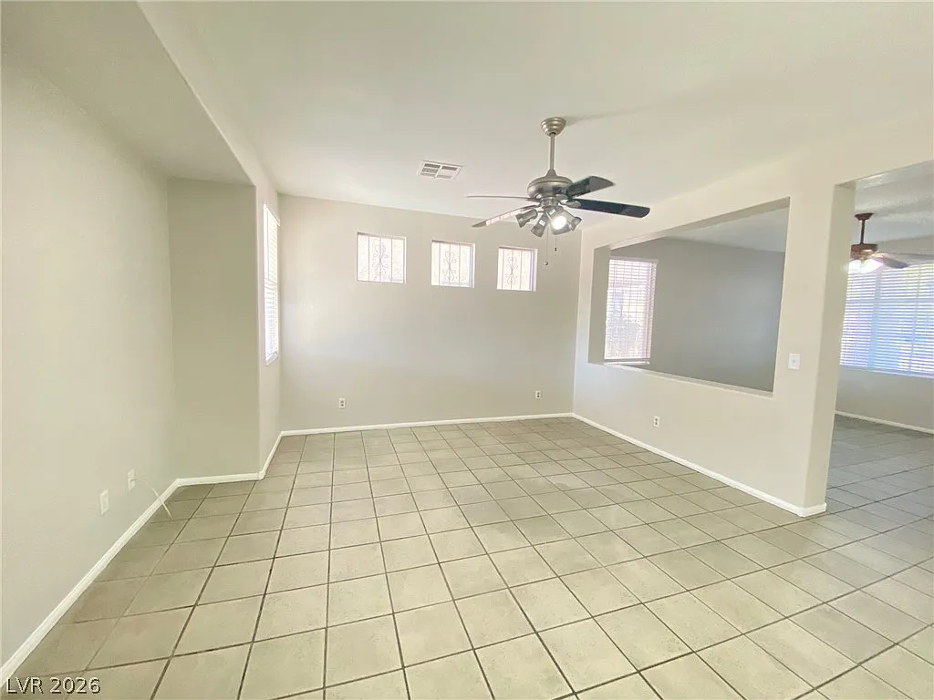 5 bed, 2.5 bath, 2021 sqft, $2,500 — Photo 4