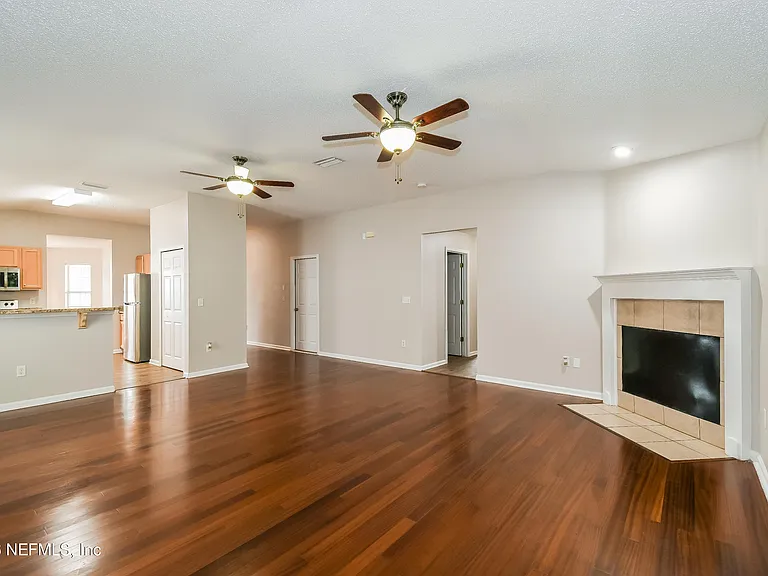 12579 Woodfield Cir W — Photo 5