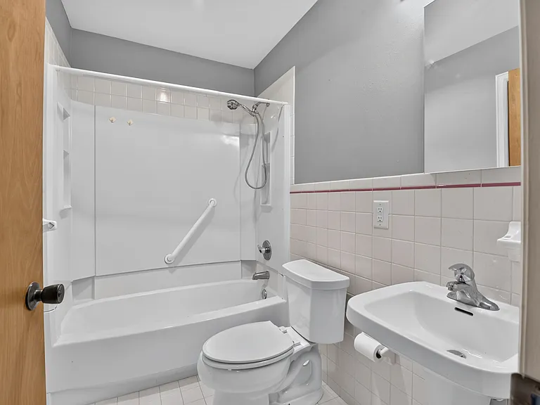 1253 Holgate Ave — Photo 17