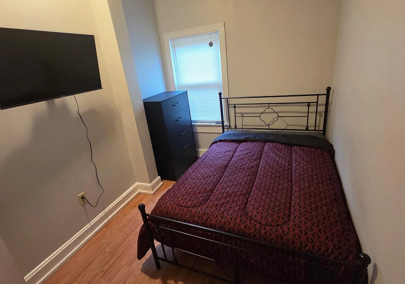 1013 Justice Ave - Room B (Charlotte NC) — Photo 1