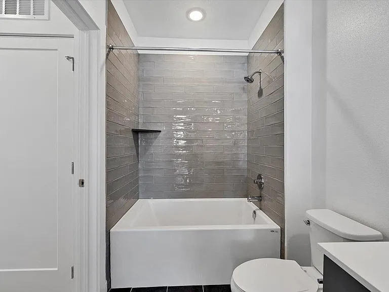 4801 Springdale Rd #1402 — Photo 17
