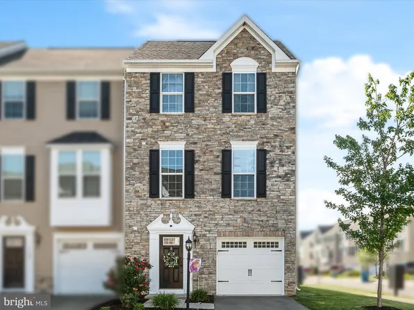 110 Fritillary Ct, Lake Frederick, VA 22630