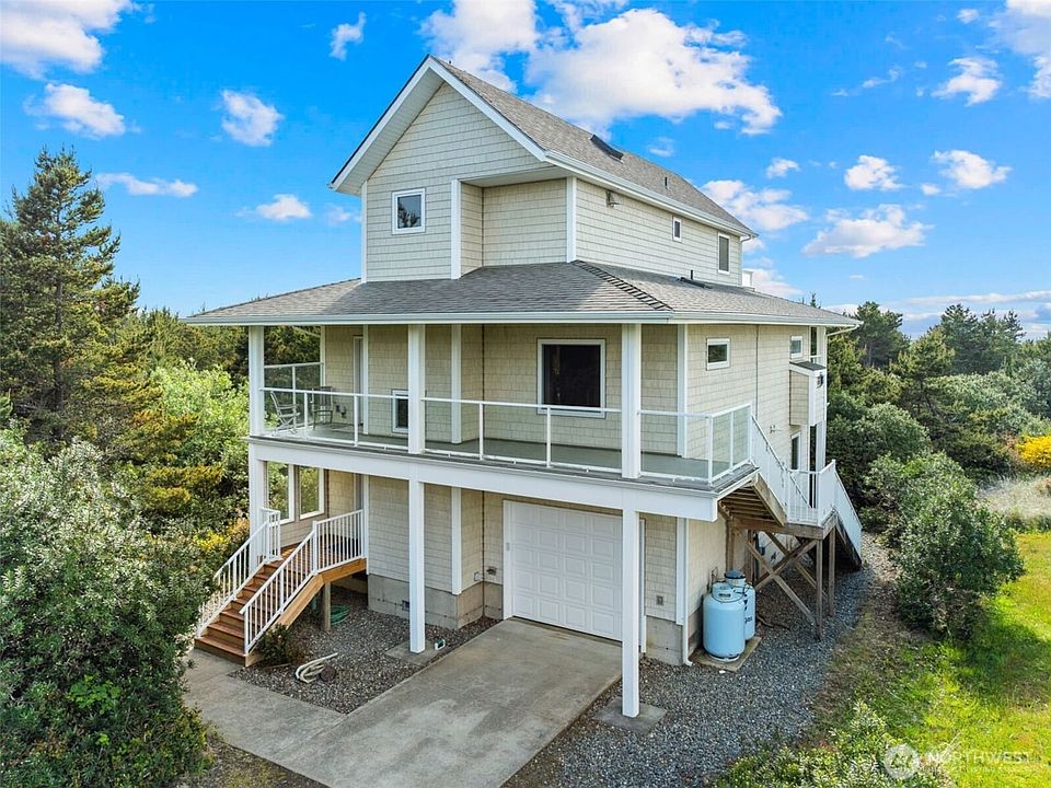 1st image of 703 S Sand Dune Ave SW