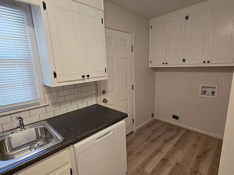 1505 & 1526 Warrior Rd — Photo 12