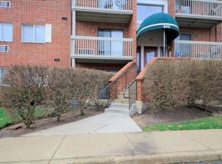 800 N Lakeside Dr APT 1C, Vernon Hills, IL