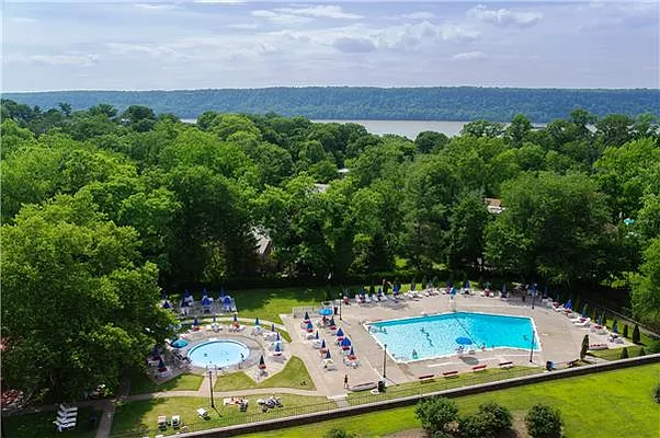 Sold by Exclusive Properties Sotheby's International Realty | media 24