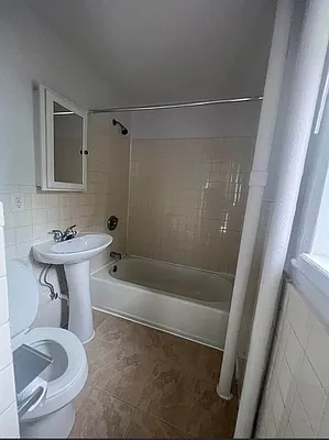 Rented by Standard Living Realty Inc | media 7