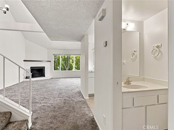 5th image of 44 Sombrilla Ct