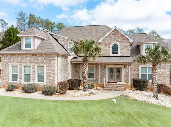 1227 Castle Point Ct SW, Conyers, GA 30094