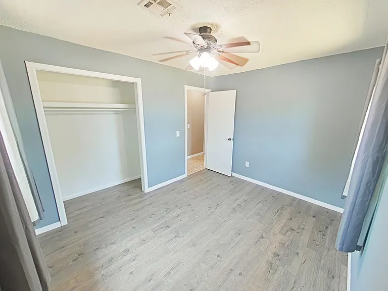 3808 SE Dorchester Dr — Photo 8