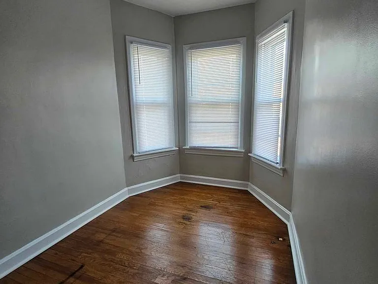 145 E North Ave — Photo 11