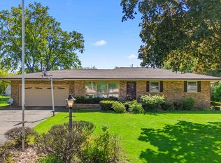 2812 Deveron Cir, Pekin, IL 61554
