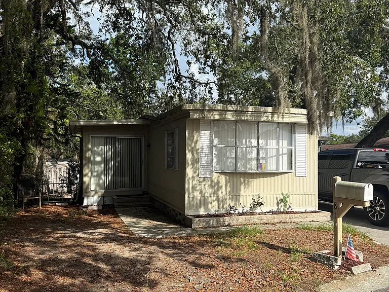 819 Frances Dr — Photo 2