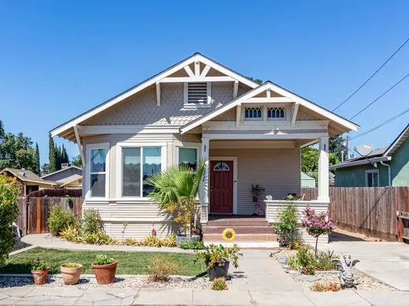 211 N Walnut Ave, Ripon, CA 95366