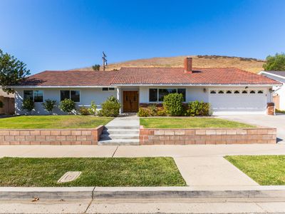 352 W Columbia Rd, Thousand Oaks, CA, 91360