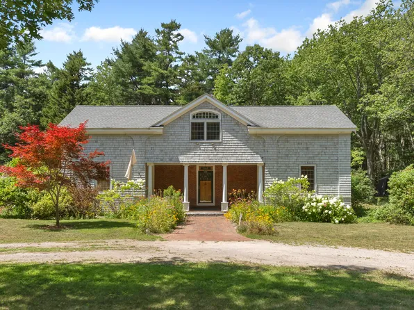 10 Meeting House Lane, Chebeague Island, ME 04017