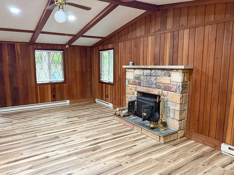 1455 Lake Ln — Photo 4