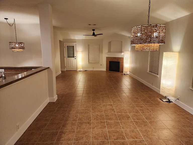 4519 Woodspring Glen Ln — Photo 37