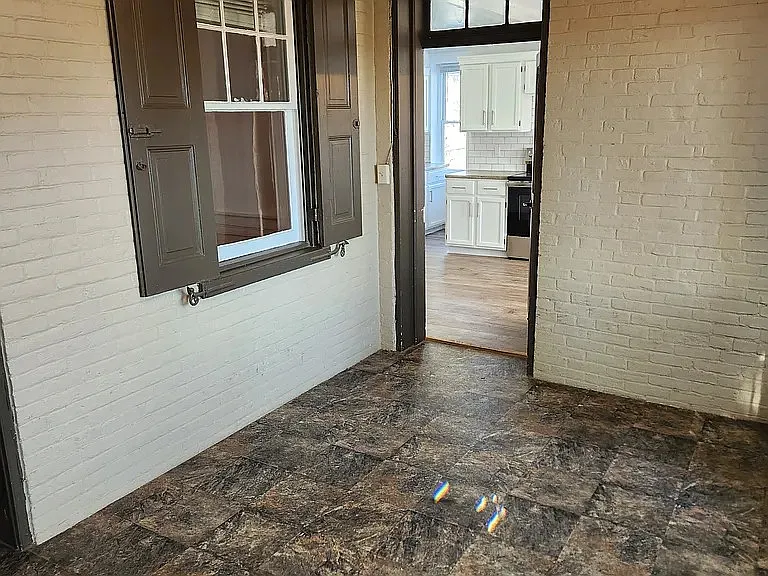 180 Green Acre Rd — Photo 4