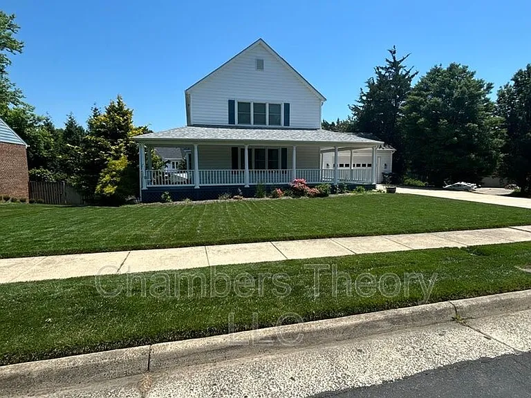 5827 Wessex Ln — Photo 1