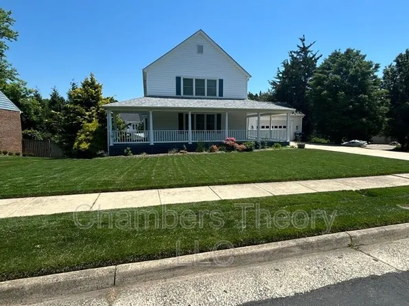 5827 Wessex Ln, Alexandria, VA 22310