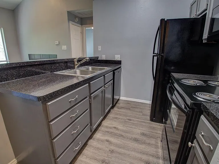 2606 Rio Grande St #305 — Photo 1