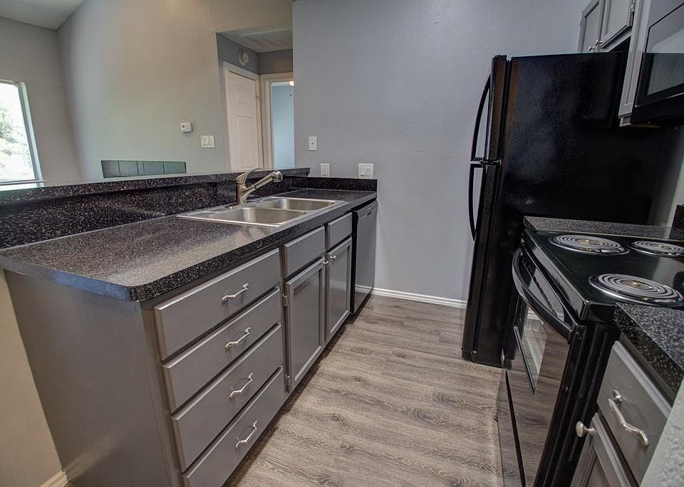 1st image of 2606 Rio Grande St APT 305