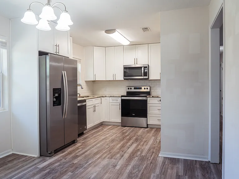 Fully Renovated Kitchen