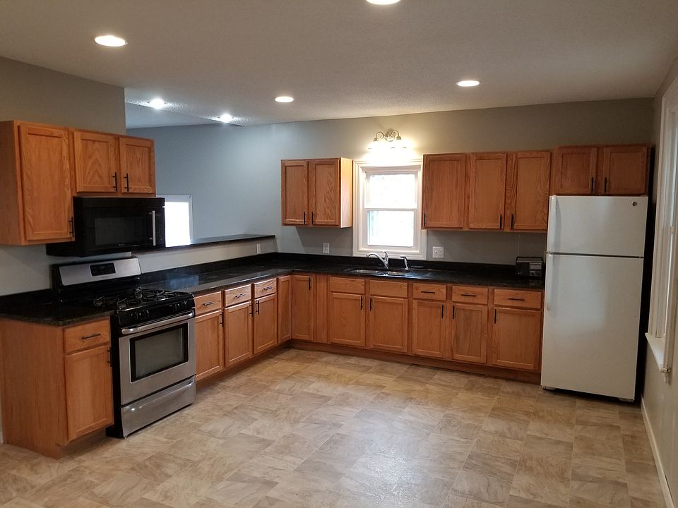 1st image of 325 E Court St #1