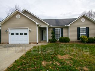 32 N Sunberry Trl, Fletcher, NC 28732