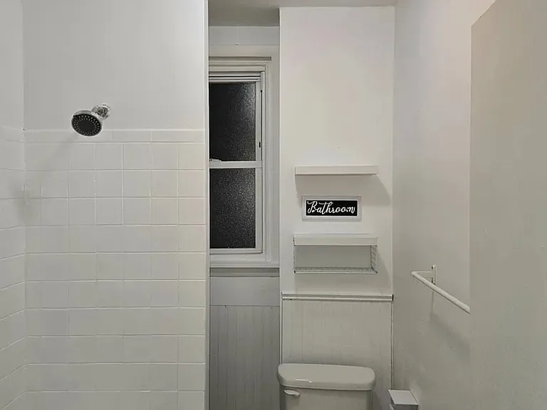6122 Gillespie St #2 — Photo 4